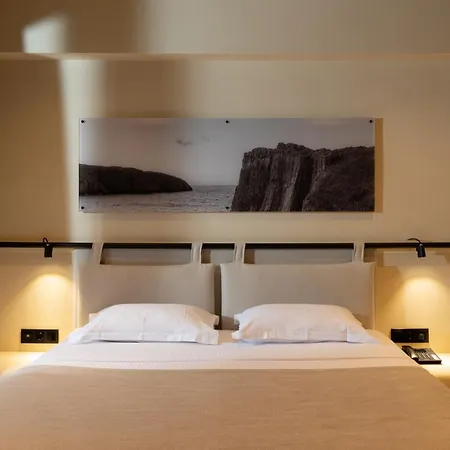 Portiani Adamantas (Milos)