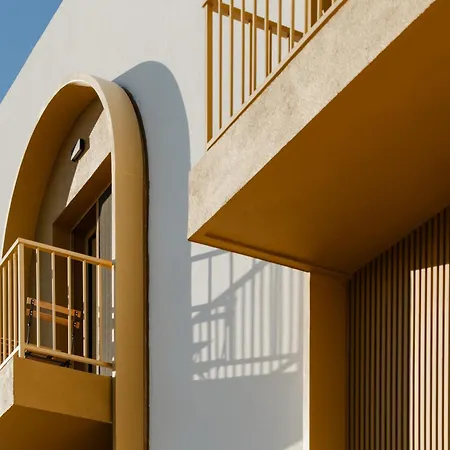 Portiani Hotel Adamantas (Milos)