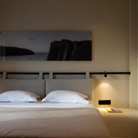 Portiani * Adamantas (Milos)