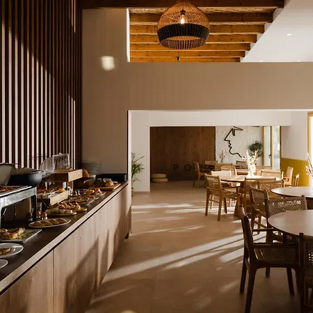 Portiani Hotel Adamantas (Milos)