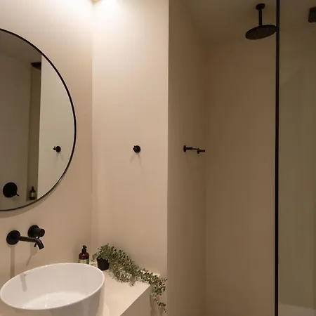 Portiani * Adamantas (Milos)