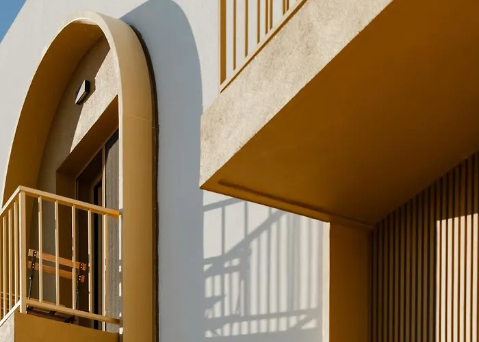 Portiani Otel Adamantas (Milos)