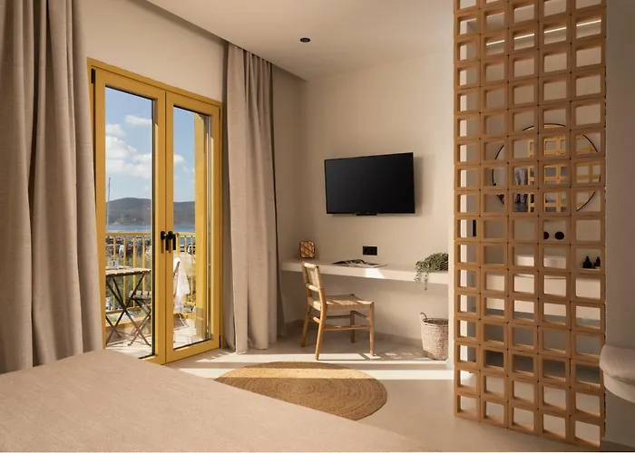 Portiani Adamantas (Milos)